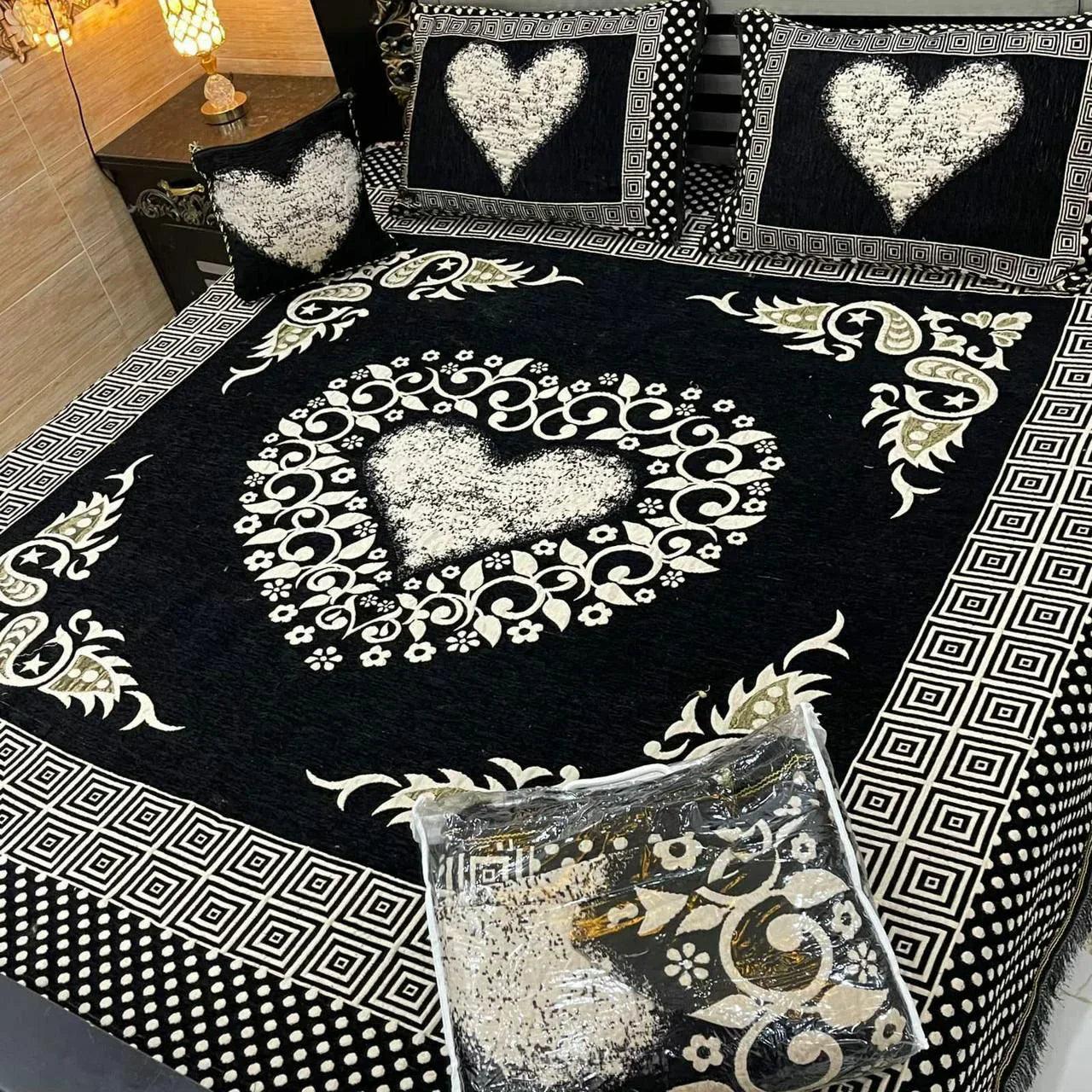 Royal Comfort: 5-Piece Velvet Jacquard Bedding Set - King Size Bed Sheet, Pillow Covers, and Cushion Cover
