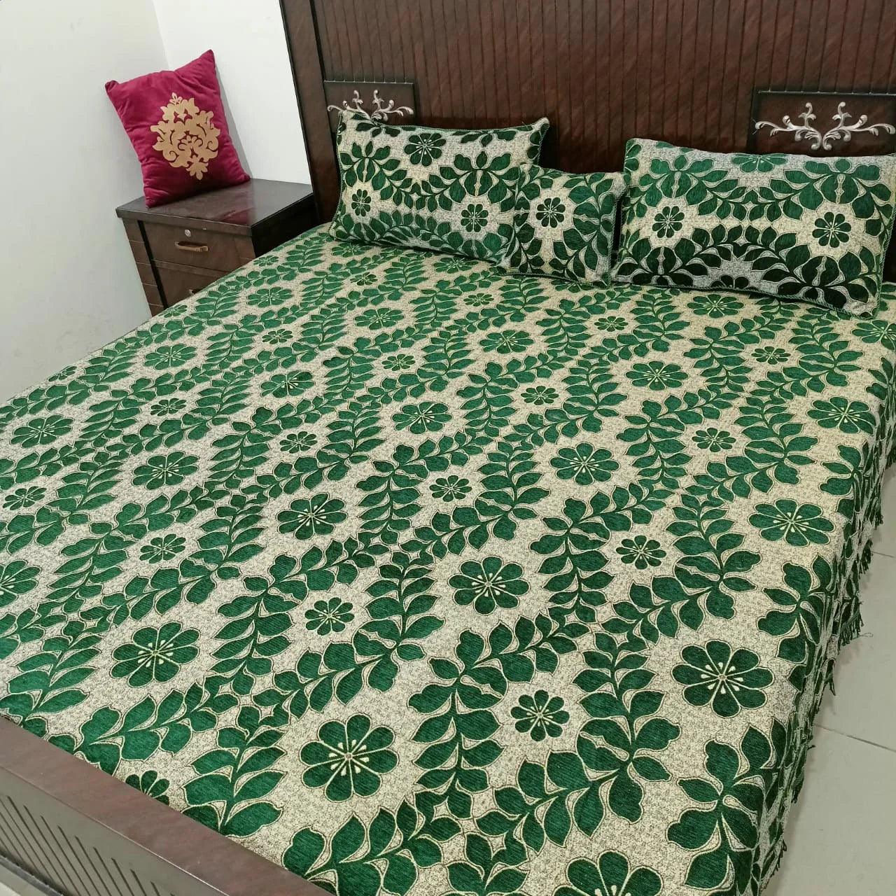 Luxurious Velvet Jacquard 4-Piece Bedding Set - King Size Bed Sheet, Pillow Covers, and Cushion Cover