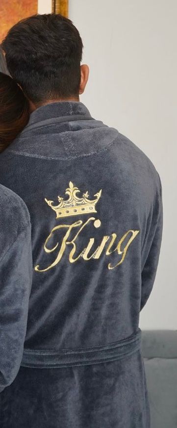 Fanza’s King/Queen Fleece Lounge Robe With Slippers