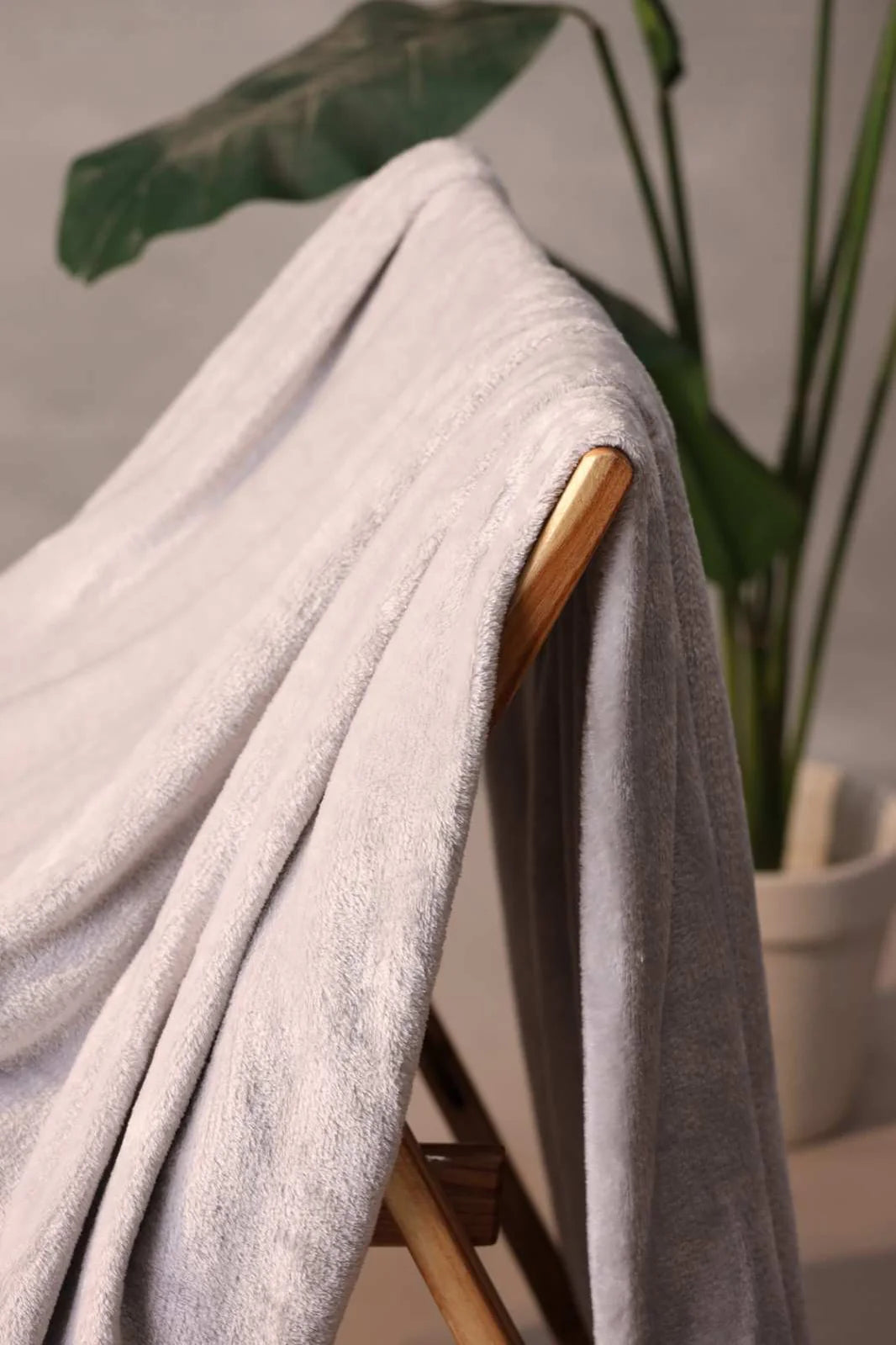 Elegant Embossed Blanket | Luxury Coral AC Fleece (LIGHT GREY)