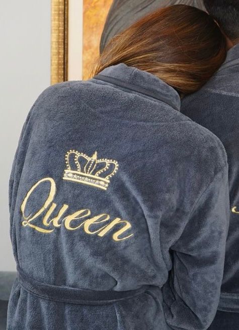 Fanza’s King/Queen Fleece Lounge Robe With Slippers